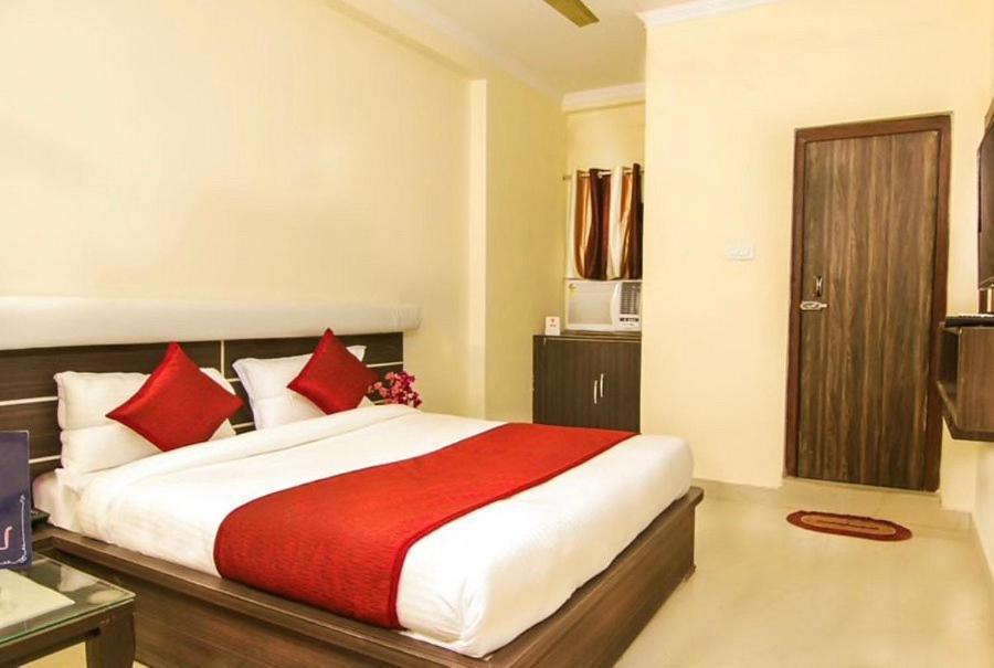 The Hotel Grace Place Inn Nueva Delhi Exterior foto