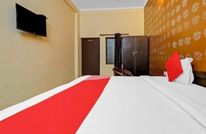 The Hotel Grace Place Inn Nueva Delhi Exterior foto