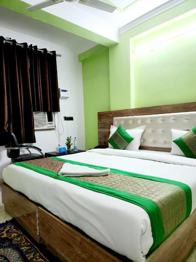 The Hotel Grace Place Inn Nueva Delhi Exterior foto